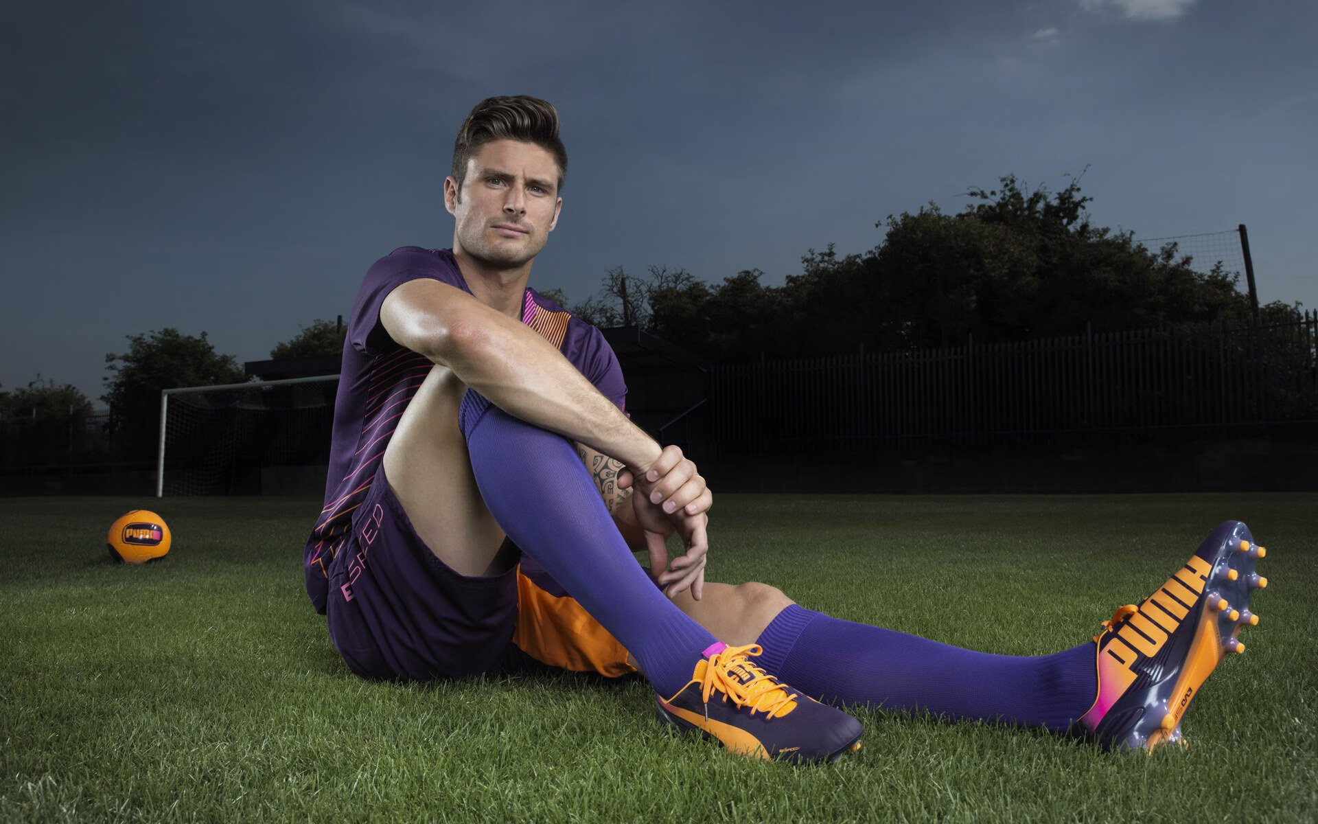 关键时刻集体发挥，展现团结战斗力，发挥团结凝聚作用